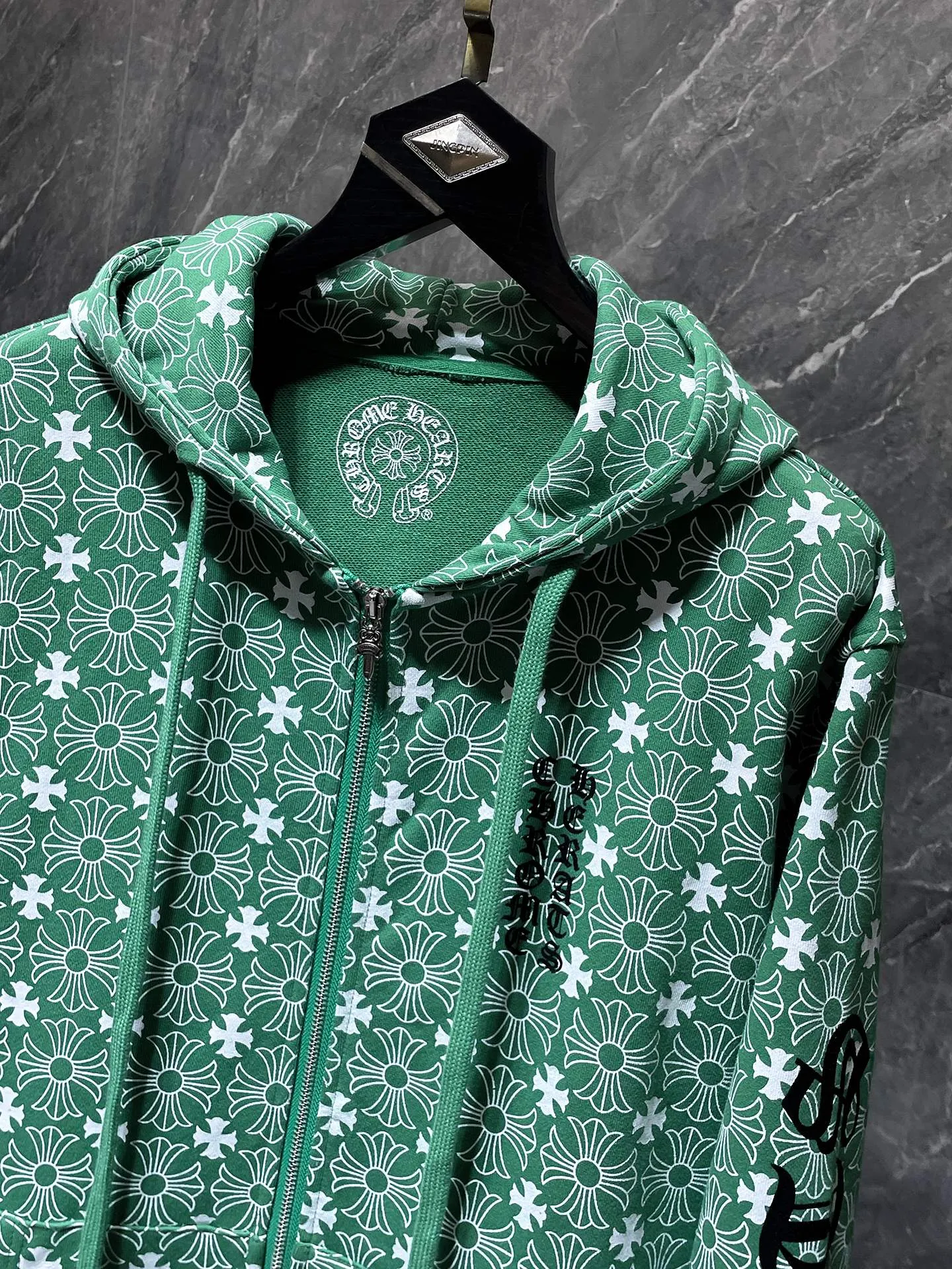 P260 Chrome Hearts Autumn and Winter 2025 Counter Synchronization ❤️ Chrome Hearts Horseshoe Dark Pattern Logo Blue Zipper Sweater Improved Customized Version 1:1 High Weight High Quality Fabric Recommended Colors: Customized Blue Customized Green Customized Orange Sizes: S, M, L, XL